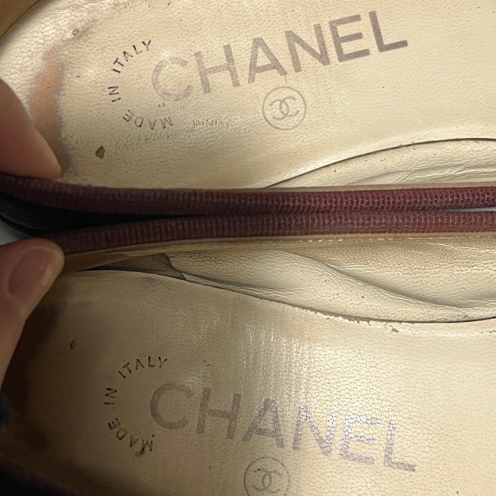 CHANEL Women's Dark Red Leather Flats - Picture 6 of 16